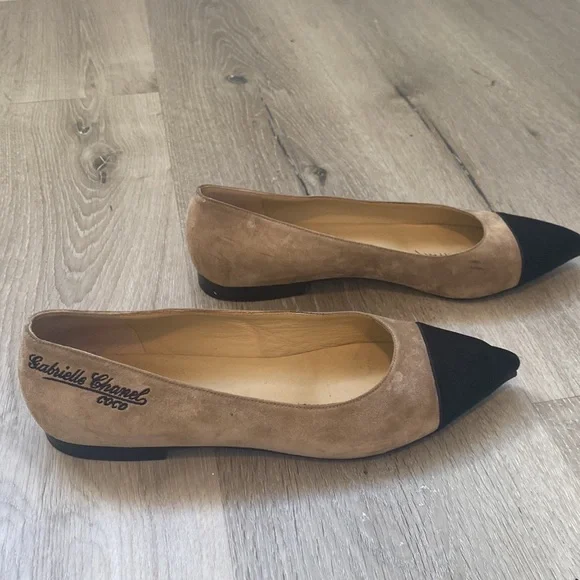 CHANEL Tan and Black Women's Shoes - Picture 2 of 16